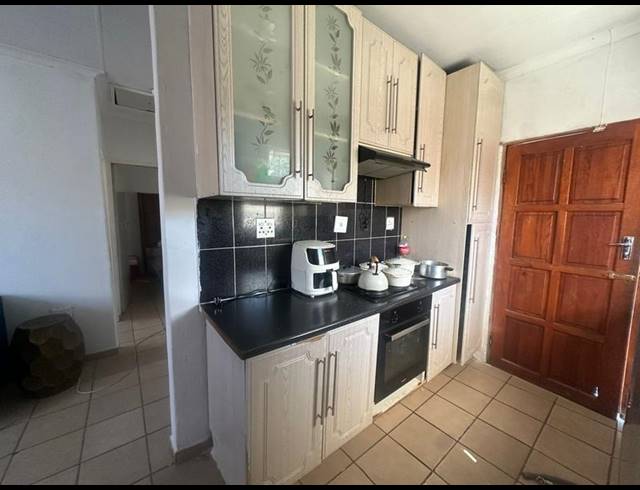 2 BEDROOM HOUSE FOR SALE IN VANDERBIJLPARK CE 4